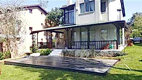 Bahçeli ev önü zemin kaplama